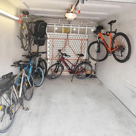 Elegantes Haus, Bikes, Ruhig, Garten, Seenaehe, Ab 6 Jahre Hébergement de vacances *