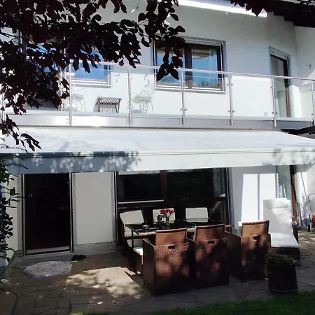 Elegant-terraced-house-with-bikes-near-the-lake-children-at-least-6-a-old Starnberg