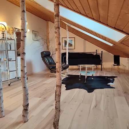Ferienhaus Elegantes Reihenhaus, 700 M Vom See, Zentral, Neu, Ruhig, Grün, Mindestens 6 A Alt *