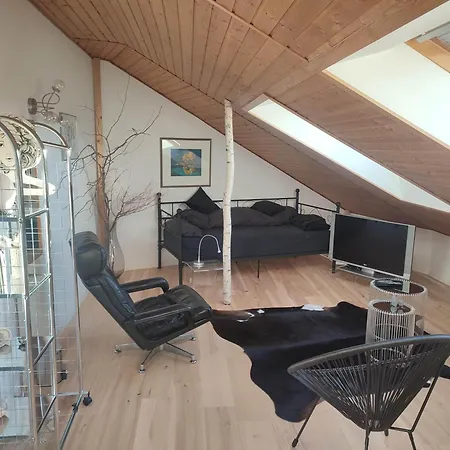Ferienhaus Elegantes Reihenhaus, 700 M Vom See, Zentral, Neu, Ruhig, Grün, Mindestens 6 A Alt Starnberg
