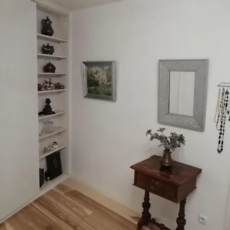Elegantes Reihenhaus, 700 M Vom See, Zentral, Neu, Ruhig, Grün, Mindestens 6 A Alt