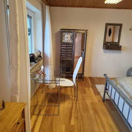 Elegantes Reihenhaus, 700 M Vom See, Zentral, Neu, Ruhig, Grün, Mindestens 6 A Alt Ferienhaus
