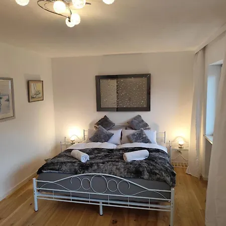 Elegantes Reihenhaus, 700 M Vom See, Zentral, Neu, Ruhig, Grün, Mindestens 6 A Alt Ferienhaus *