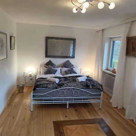 Ferienhaus Elegantes Reihenhaus, 700 M Vom See, Zentral, Neu, Ruhig, Grün, Mindestens 6 A Alt *