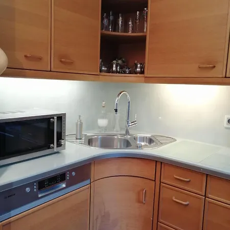 Elegantes Reihenhaus, 700 M Vom See, Zentral, Neu, Ruhig, Grün, Mindestens 6 A Alt *