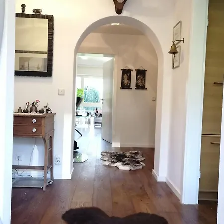 Ferienhaus Elegantes Reihenhaus, 700 M Vom See, Zentral, Neu, Ruhig, Grün, Mindestens 6 A Alt *