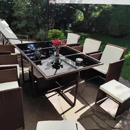 Ferienhaus Elegantes Reihenhaus, 700 M Vom See, Zentral, Neu, Ruhig, Grün, Mindestens 6 A Alt *