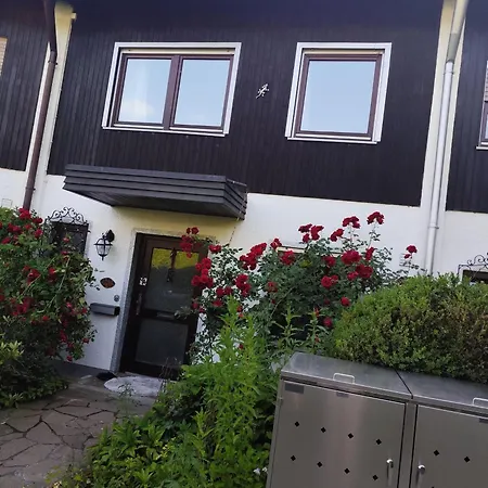 Dom wakacyjny Elegant-terraced-house-with-bikes-near-the-lake-children-at-least-9-a-old